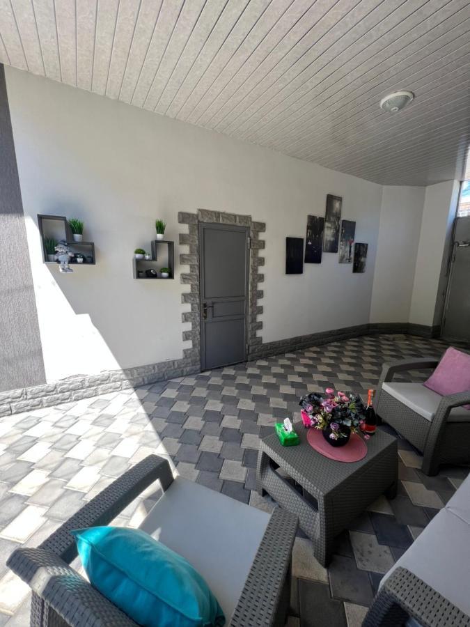 Апартаменты Cool Blue Interior Self Check In Ереван Экстерьер фото